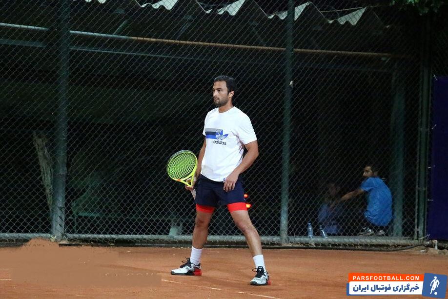 اکبر طاهری سرمربی تیم ملی تنیس می گوید، امیر جدیدی قبل از اینکه بازیگر شود تنیس باز بوده است و حضورش حال و هوای بهتری به رقابت‌ها می دهد.