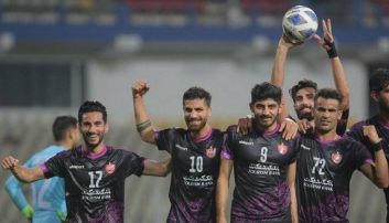 مهدی ترابی هافبک تکنیکی پرسپولیس در دقیقه ۴۲ بازی با گوا با خیالی راحت و آرامشی بیشتر پشت ضربه پنالتی ایستاد و آن را تبدیل به گل کرد.