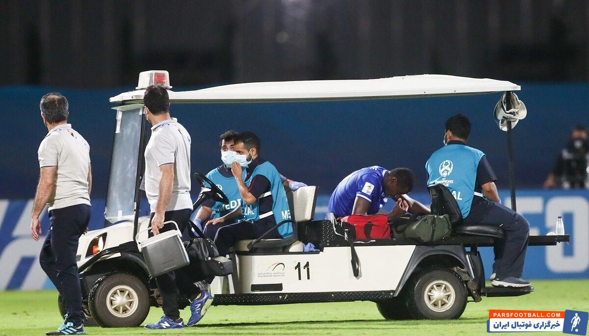 استقلال دیاباته آنقدر در پای خود احساس درد میکرد که حتی با وجود نداشتن زمان تعویض و ۱۰ نفره شدن روی نیمکت نشست و نتوانست به بازی ادامه بدهد.