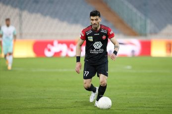 سعید آقایی ، مدافع تیم پرسپولیس که به کرونا ابتلا شده بود ، با برنامه کادر پزشکی و کادر فنی سرخپوشان تمرسنات انفرادی را شروع کرده است.