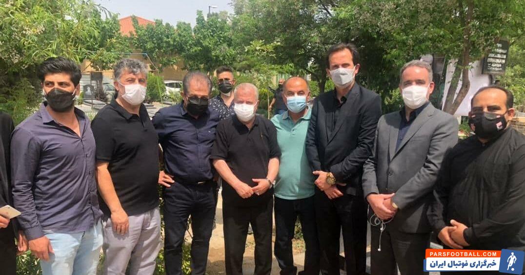 حمید جاسمیان که اولین کاپیتان تیم پرسپولیس است روز گذشته در سن ۸۴ سالگی جان خود را به دلیل ابتلا به ویروس کرونا از دست داد.