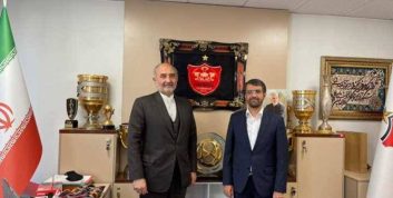حضور مدیرکل تشریفات وزارت امور خارجه در دفتر باشگاه پرسپولیس برای تسهیل سفر سرخپوشان به هند