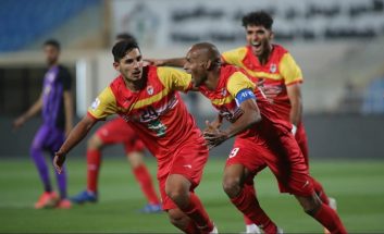 طبق ادعای رسانه های عربستانی ، سه بازیکن تیم النصر عربستان به بیماری کرونا مبتلا شدند و دیدار با فولاد را از دست داد .