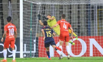 دیراج سینگ سوپرمن گوا در مقابل پرسپولیس