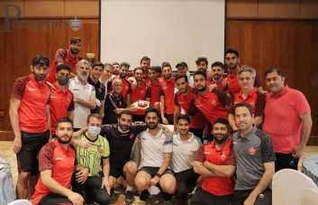 سورپرایز سیامک نعمتی پس از پیروزی پرسپولیس مقابل الریان با جشن تولد