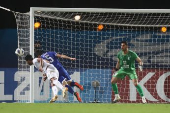 شهاب گردان و رشید مظاهری ، دو دروازه بانی هستند که تاکنون ۱۵ کلین شیت در لیگ قهرمانان آسیا داشته اند و رشید مظاهری در صورت کلین شیت مقابل الشرطه از گردان عبور می کند.