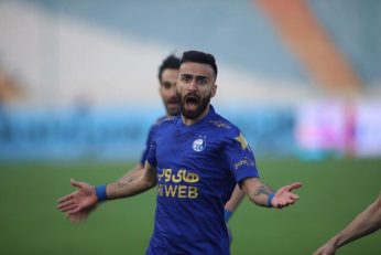 ارسلان مطهری در دیدار استقلال مقابل الدحیل ، یک گل زد . این دوازدهمین گل مطهری در لیگ قهرمانان آسیا بود که ۵ گل آن با پیراهن استقلال بوده است.