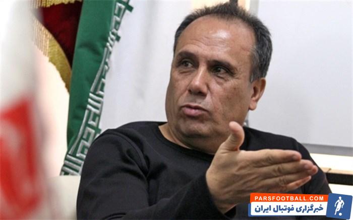 ضیا عربشاهی ، پیشکسوت باشگاه پرسپولیس گفت : زمانی که حمید جاسمیان فوتبال بازی می کرد ، عزیزی خادم کلاس پنجم بود اما الان همه به او می گویند دکتر ! .