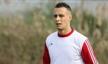 عکاشه حمزاوی ، مهاجم تیم تراکتور که در این فصل خیلی برای تیم تبریزی بازی نکرده است ، پیشنهادی از تیم مولودیه وهران الجزایر دارد .