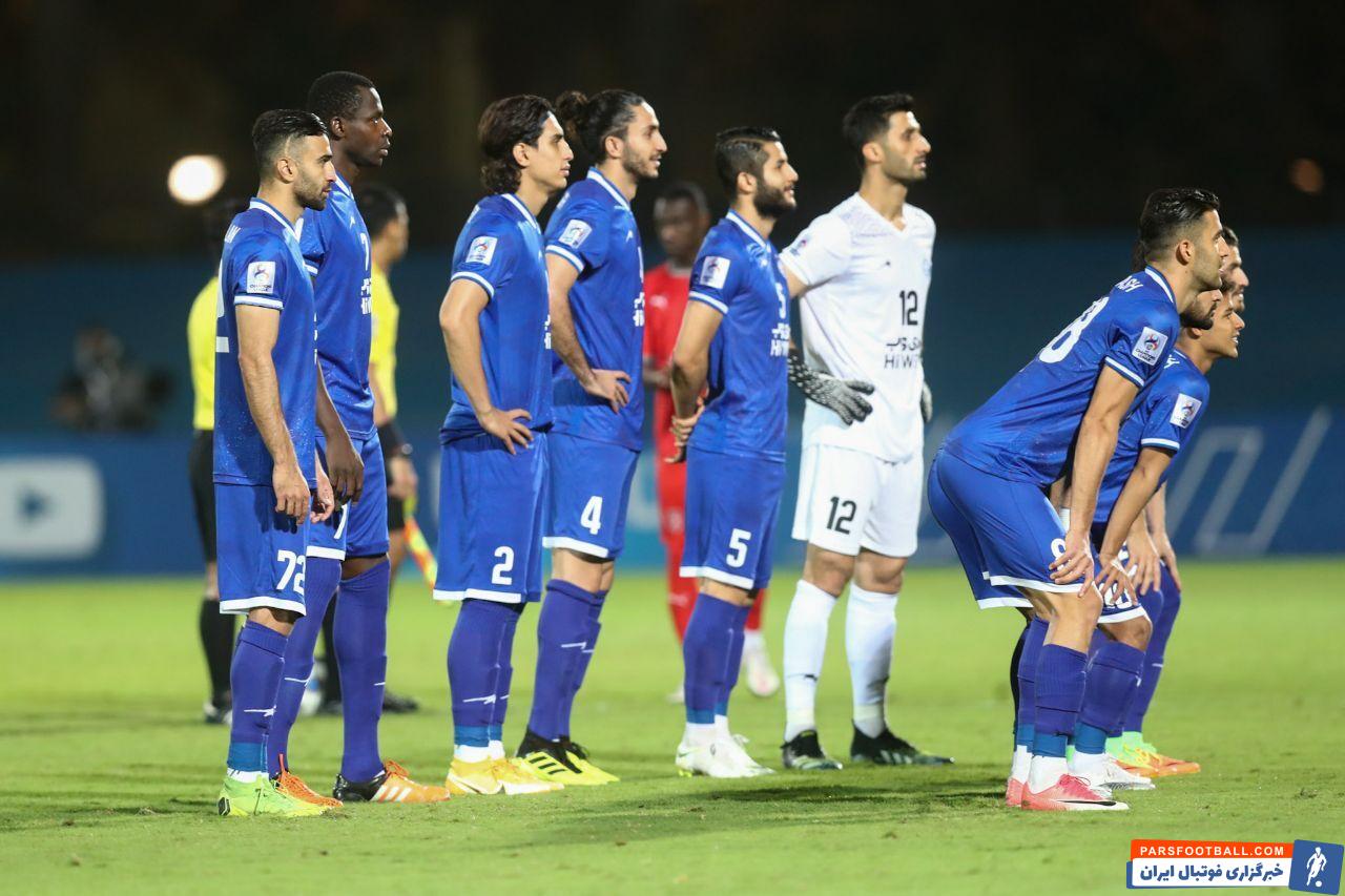مجری یکی از شبکه های عربستانی پس از پایان بازی استقلال و الدحیل ، در واکنش به پنالتی تیم قطری گفت : خود الدحیلی ها هم نفهمیدند چه اتفاقی افتاد.