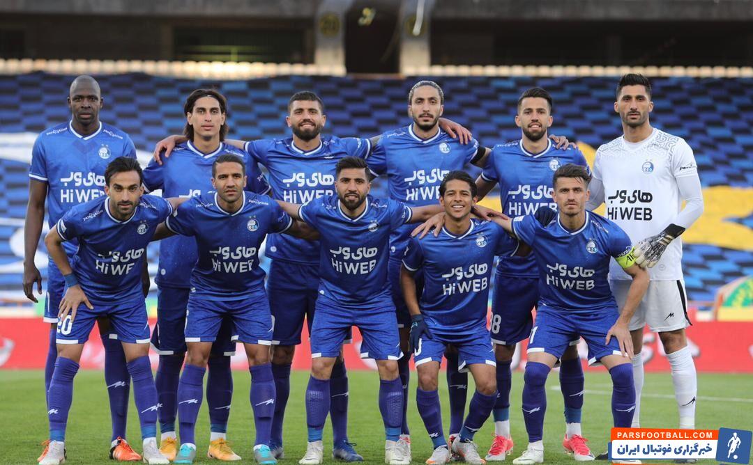 فرهاد مجیدی ، سرمربی تیم استقلال تصمیم تازه ای را برای ستاره های این تیم گرفته و حضور آن ها در فضای مجازی را ممنوع کرده است .