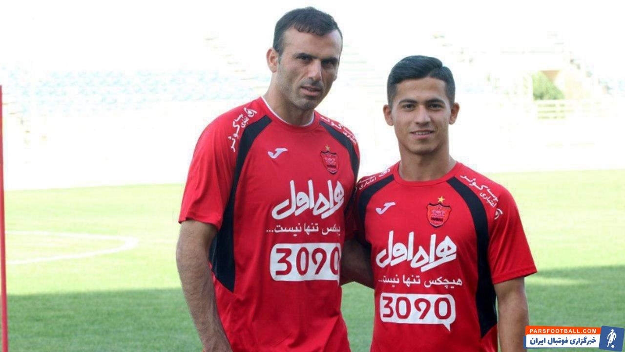 با اعلام علیرضا منصوریان ، سرمربی تیم آلومینیوم اراک ، حمیدرضا طاهرخانی بازیکن پیشین پرسپولیس به این تیم اراکی خواهد پیوست.