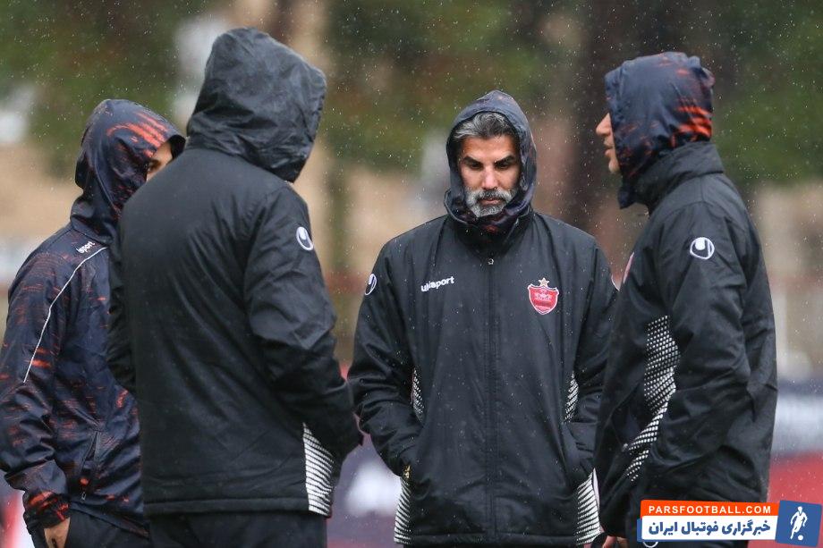 کادرفنی پرسپولیس قصد دارد با توجه به دیدار بعدی پرسپولیس و ذوب آهن ، دیدار استقلال و ذوب آهن را تماشا کنند.