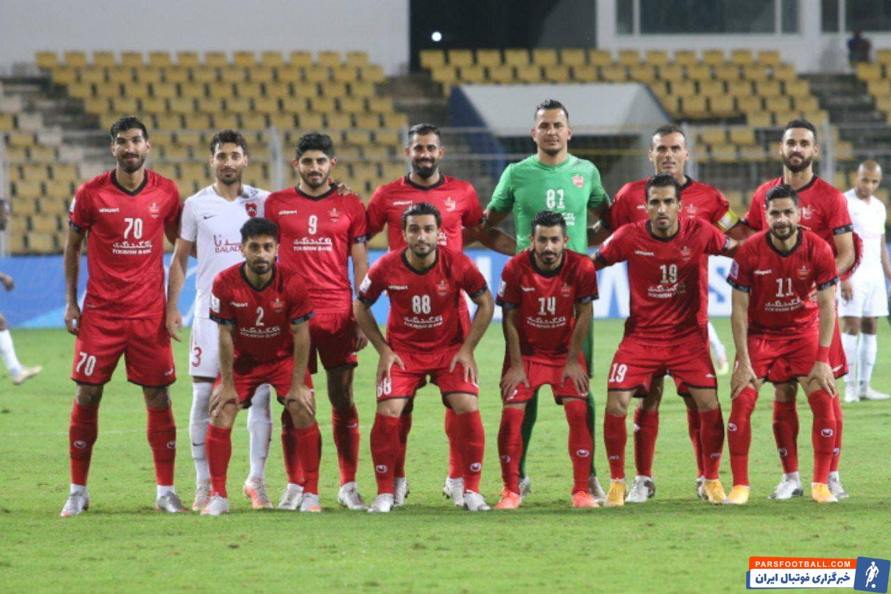 اتوبوس حامل اعضای پرسپولیس دیشب ساعت ۲۱ بدون مشکل و با اسکورت مناسب از سوی پلیس در هتل محل اقامت خود در اصفهان مستقر شد.