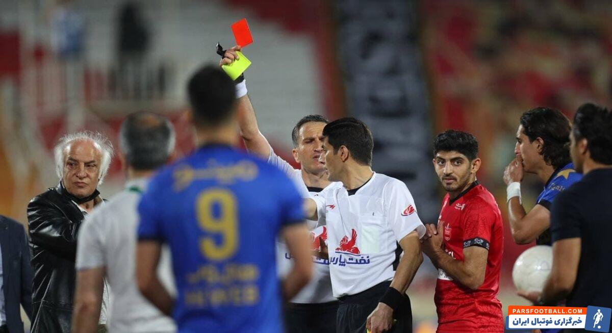 در پی تکل خشن محمد نادری روی پای میلاد سرلک هافبک پرسپولیس، مهدی ترابی به سمت مدافع چپ فعلی استقلال و همبازی سابق خودش رفت.