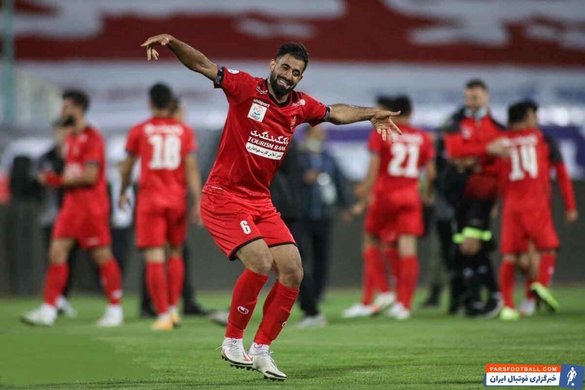 کنعانی زادگان کنعانیزادگان از ناحیه مچ پا شرایط را برای کادر فنی پرسپولیس سخت کرده بود و در نهایت این مربی تصمیم به استفاده از هر دو بازیکن گرفت.