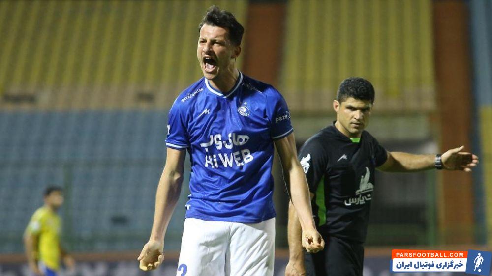 آرمان رمضانی ، مهاجم استقلال در ۴۵ دقیقه حضور در بازی های استقلال ۱ گل زده و در آن طرف شهریار مغانلو هم در بیش از ۴۰۰ دقیقه همین تعداد گل در لیگ برتر به ثمر رسانده است.