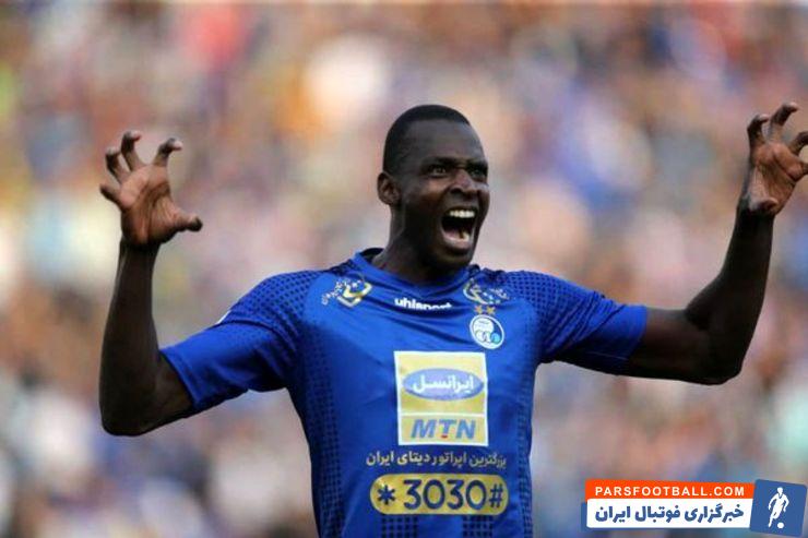 شیخ دیاباته در بازی مقابل ذوب آهن فرصت های زیادی را از دست داد و نشان داد که نسبت به فصل گذشته افت بسیار فاحشی داشته است.