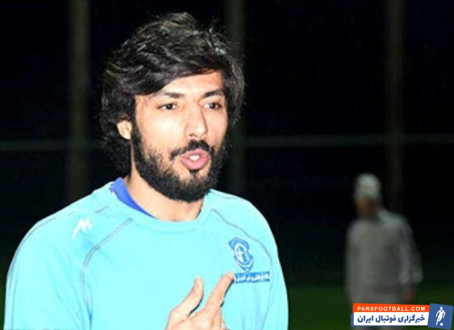 حمله پیشکسوت سرخ ها به بازیکنان پرسپولیس برای درگیری های اصفهان !