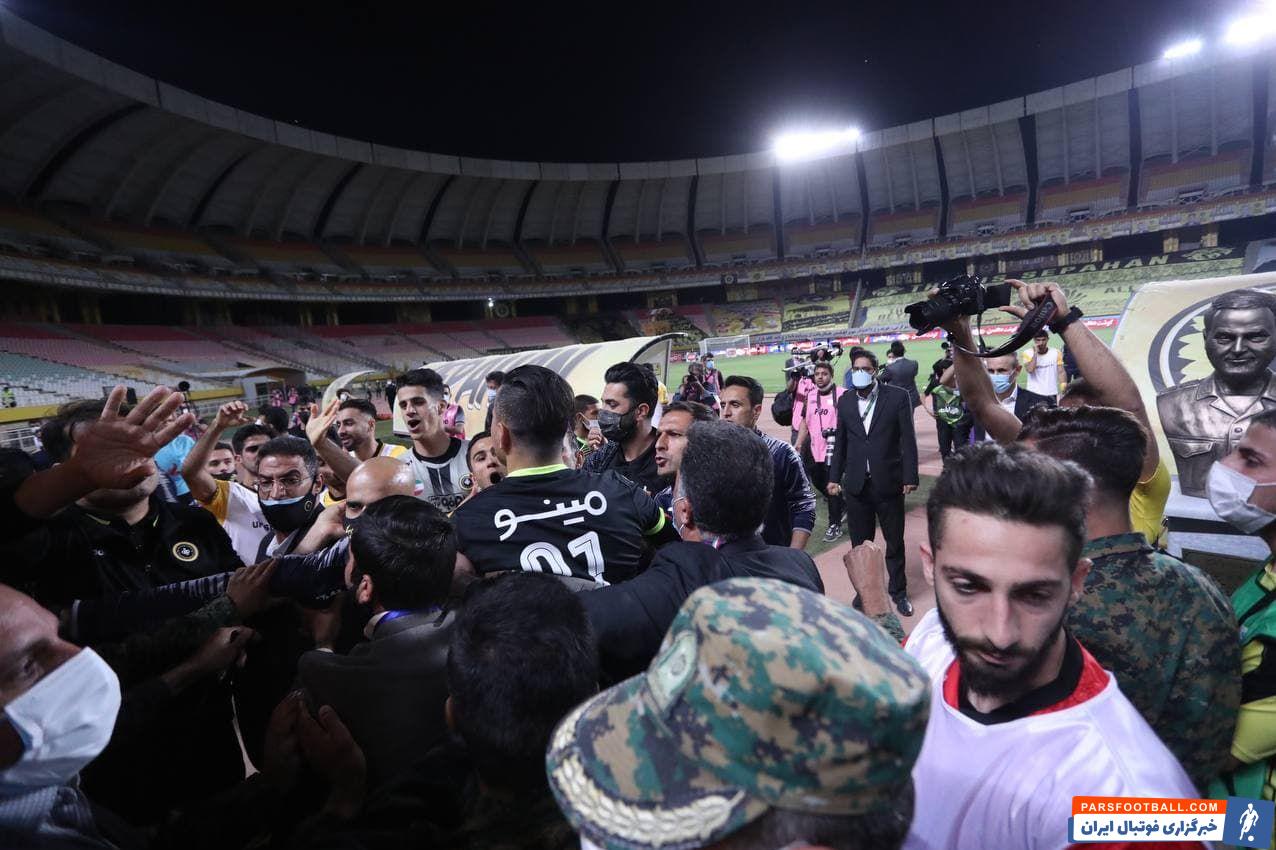 حمله هواداران پرسپولیس به شهاب عزیزی خادم