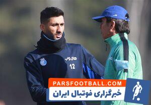 سعید عزیزیان ، مربی پیشین تیم استقلال گفت : دروازه بانی که ۱۰ ، ۱۲ میلیارد پول می گیرد نباید بگذارد دروازه اش به این شکل باز شود.