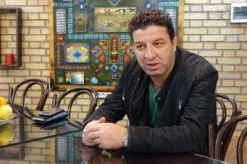 اسماعیل حلالی ، پیشکسوت باشگاه پرسپولیس گفت : شماره کارت دادن و اینجور درآمدزایی ها در دنیا منسوخ شده است.