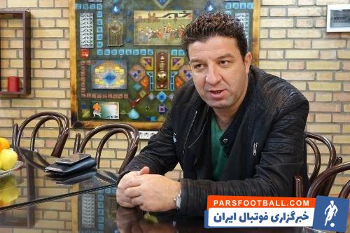 اسماعیل حلالی ، پیشکسوت باشگاه پرسپولیس گفت : شماره کارت دادن و اینجور درآمدزایی ها در دنیا منسوخ شده است.