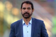 طبق ادعای بازیکنان تراکتور ، فیروز کریمی که به عنوان مدیرفنی تیم تبریزی انتخاب شده ، وظایف بیشتری از یک مدیرفنی را انجام می دهد و عملا سرمربی تیم است.