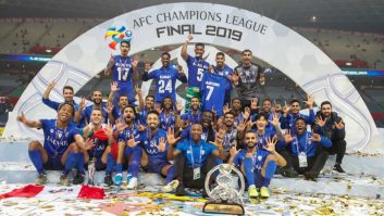 در سه هفته مانده به پایان لیگ عربستان ، تیم الهلال در ال کلاسیکو عربستان با نتیجه پنج بر یک مقابل الاهلی پیروز شد و در یک قدمی قهرمانی قرار گرفت.