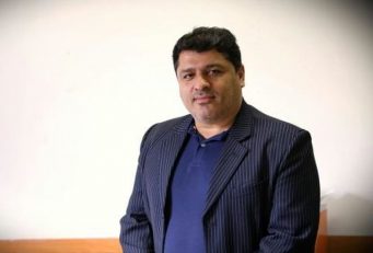 بهزاد داداش زاده ، پیشکسوت باشگاه پرسپولیس گفت : اگر نتایج بازی ها در زمین رقم بخورد ، جام قهرمانی را پرسپولیس خواهد گرفت.