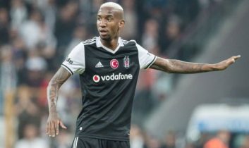 طبق ادعای رسانه های سعودی مدیران الهلال با اندرسون تالیسکا ، به توافقات نهایی رسیده اند و با او تا سال ۲۰۲۳ قرارداد امضا کردند.