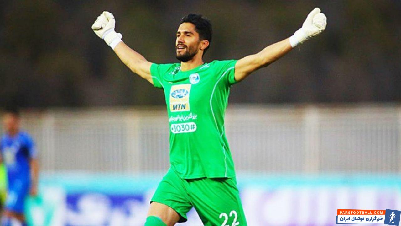 در تنها دربی که استراماچونی به عنوان سرمربی استقلال بود ، حسین حسینی روی شوت مهدی عبدی تنها گل به خودی تاریخ دربی را به ثمر رساند.