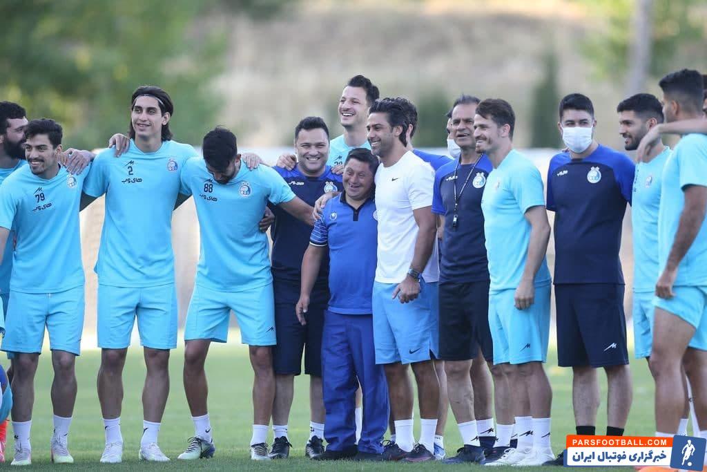 بازیکنان استقلال فردا را تمرین خواهند کرد و با تصمیم فرهاد مجیدی ، تمرین روز جمعه استقلال هم تعطیل خواهد بود وادامه تمرینات آبی پوشان از روز شنبه با حضور ملی پوشان برگزار خواهد شد.