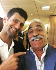 دیدار صمیمانه منصور بهرامی با نواک جوکوویچ در حاشیه فینال مسابقات تنیس اپن فرانسه