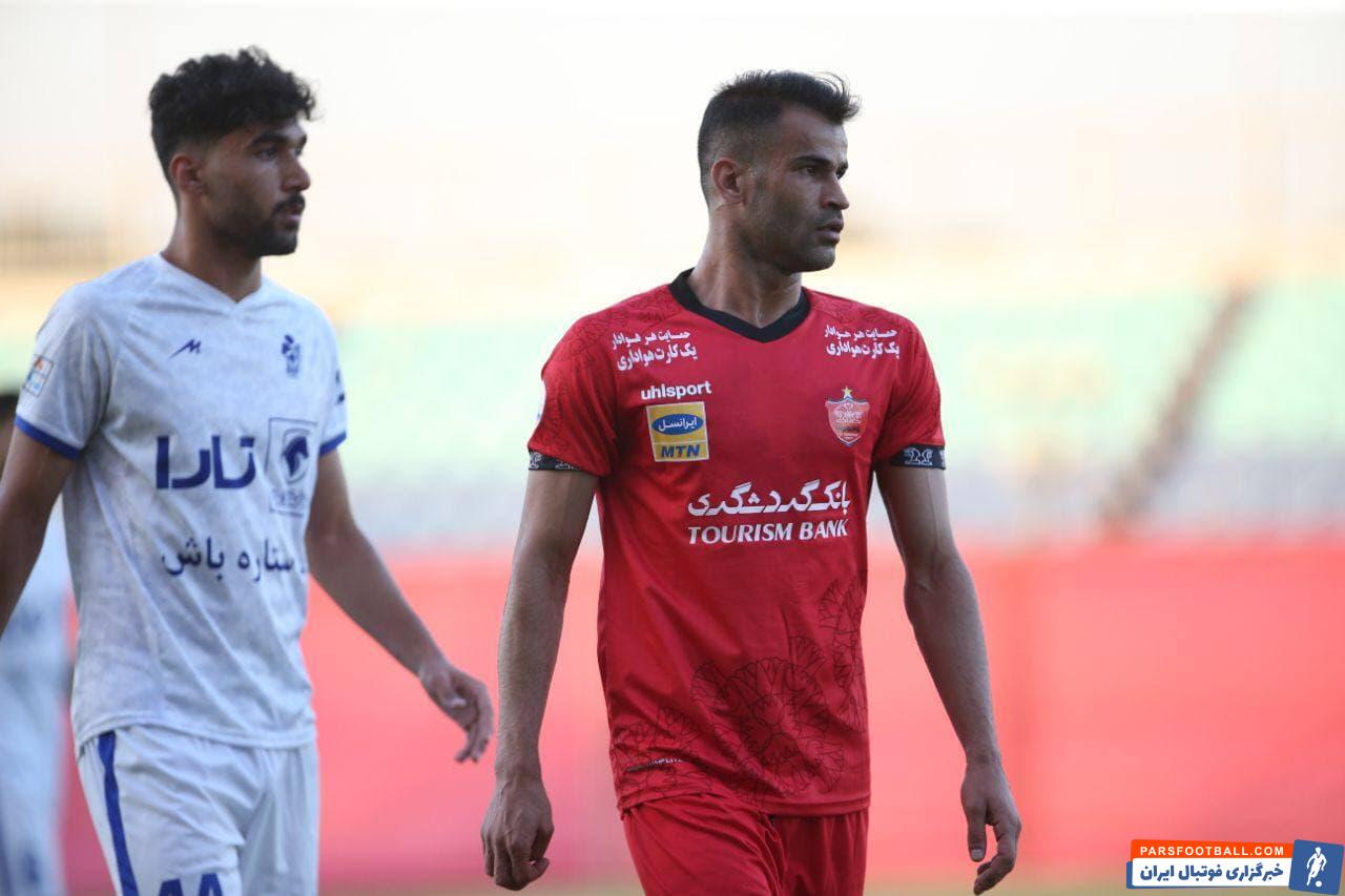 یحیی گل محمدی در بازی پرسپولیس و پیکان ، پنالتی تیمش را به عیسی آل کثیر سپرد و به نظر می رسد که او پنالتی زن اول سرخ ها در سوپرجام باشد.