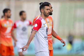 احسان پهلوان ، بازیکن تیم پرسپولیس در خصوص عادی شدن قهرمانی ها برای پرسپولیس گفت : بله همین طور است و خدا را از این بابت شکر می کنیم.