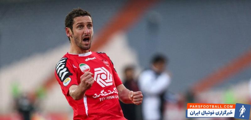 محمدرضا خلعتبری ، بازیکن پیشین تیم پرسپولیس و فعلی سپاهان گفت : هر دو جام لیگ برتر و حذفی را می خواهیم و از کنار ان ها به راحتی نمی گذریم.