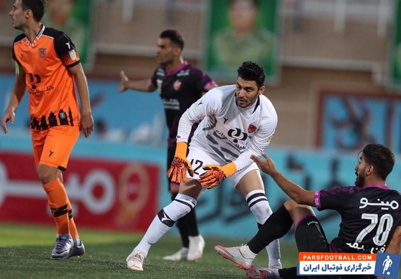 داوود نوشی صوفیانی : مهدی عبدی با دست توپ را جلو برد و برای پرسپولیس گل زد !