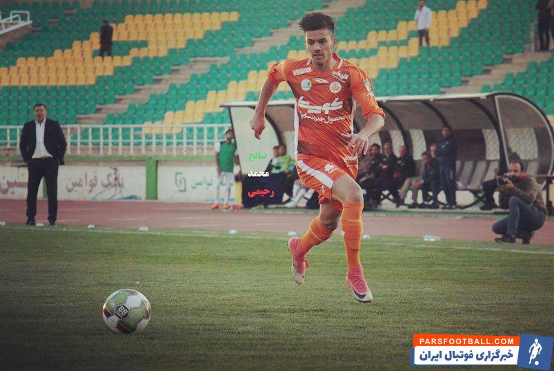 ابوالفضل جلالی ، مدافع جوان تیم سایپا فاش کرد که پرسپولیس در نیم فصل و ابتدای فصل به دنبال جذب او بوده است .