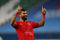 شایعاتی مبنی بر پیوستن رامین رضاییان و صادق محرمی به پرسپولیس منتشر شده است در حالی که طبق ادعای رسانه ها ، پرسپولیس هیچ مذاکره ای با این دو بازیکن نداشته است.