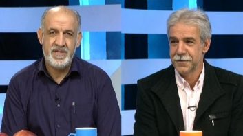 باشگاه پرسپولیس و جمعی از هواداران آن از مهدی و مرتضی فنونی زاده به علت توهین ها به این باشگاه و ارکان آن شکایت کرد .