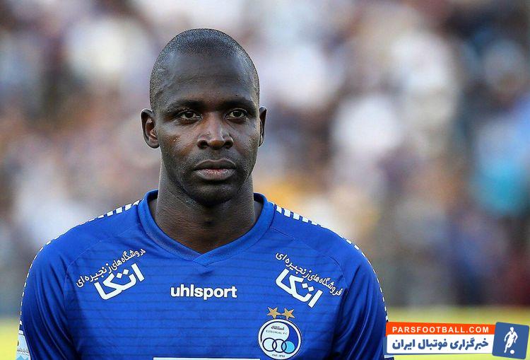 شیخ دیاباته برای ورود به کشور با مشکل مواجه شده است و مسئولان باشگاه استقلال در حال رایزنی با وزادت امور خارجه برای حل این مشکل هستند.