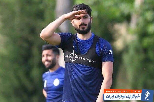 میلاد زکی پور ، مدافع تیم گل گهر سیرجان گفت : اگر با امیر قلعه‌نویی مشکل دارند بگویند که مشکل دارند. او اعتبار فوتبال ایران است.