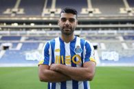 مهدی طارمی با انتشار پستی در اینستاگرام از کسانی که برای انتخاب گلش به عنوان بهترین گل لیگ قهرمانان اروپا رای دادند ، ​تشکر کرد