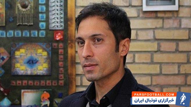 فرزاد آشوبی ، بازیکن سال های دور تیم های استقلال و پرسپولیس گفت : باید به اسکوچیچ فرصت بدهیم تا ادامه دهد چون که کار های بزرگی انجام داد.