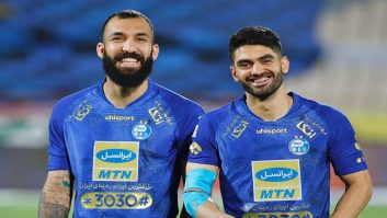 یک رسانه قطری در گزارشی علی کریمی ، مهرداد محمدی و روزبه چشمی ، بازیکنان ایرانی شاغل در لیگ قطر را بین بهترین خارجی های لیگ قرار داد.