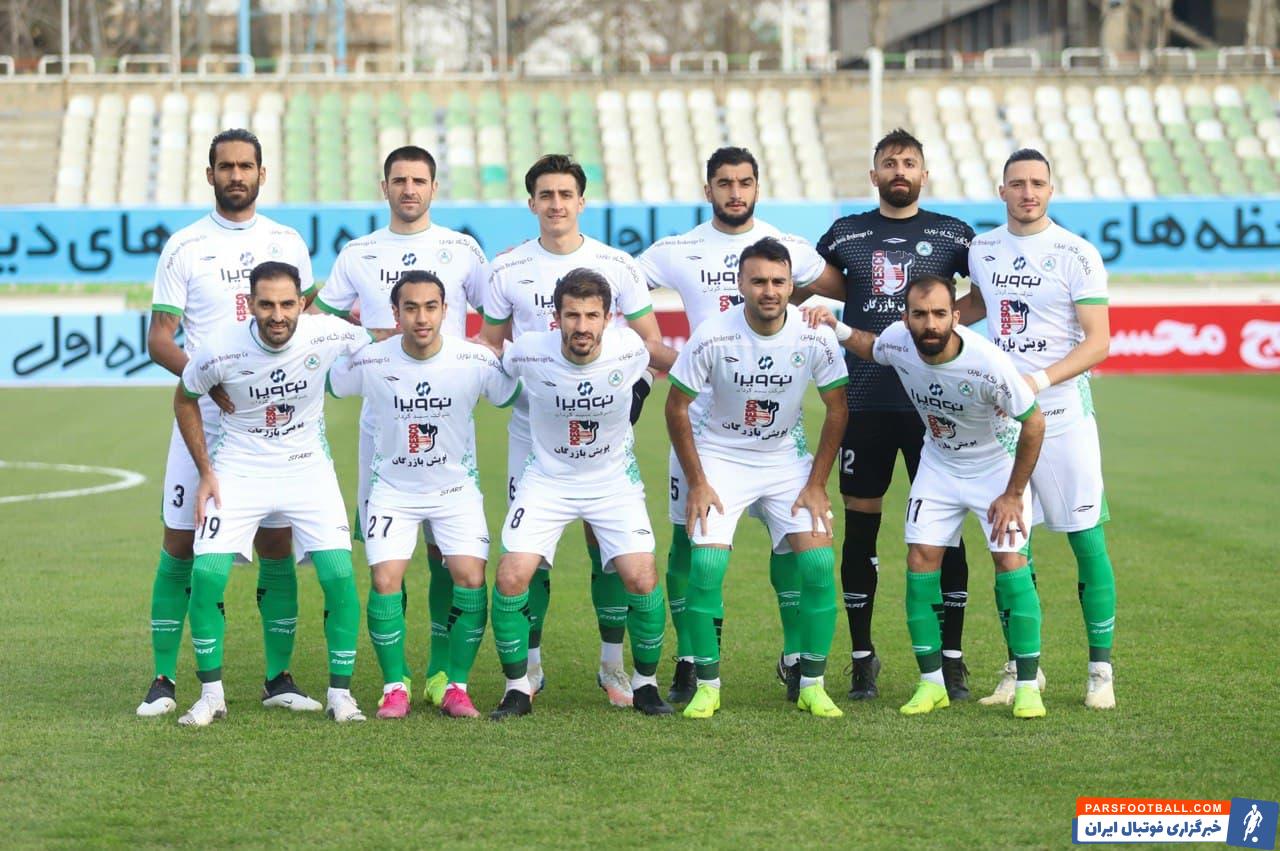 فرهاد مجیدی تلاش خود را برای موفقیت در فصل نقل و انتقالات شروع کرده و در همین راستا وضعیت وحید محمدزاده و عبدالله حسینی را از آن ها جویا شده است.