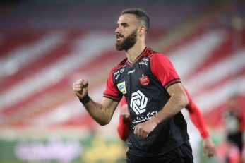 احمد نوراللهی ، کاپیتان دوم تیم پرسپولیس گفت : کادرفنی و بازیکنان زحمت می کشند اما ما از مدیریت باشگاه گلایه داریم چون باشگاه هیچ حرکت مثبتی انجام نمی دهد.