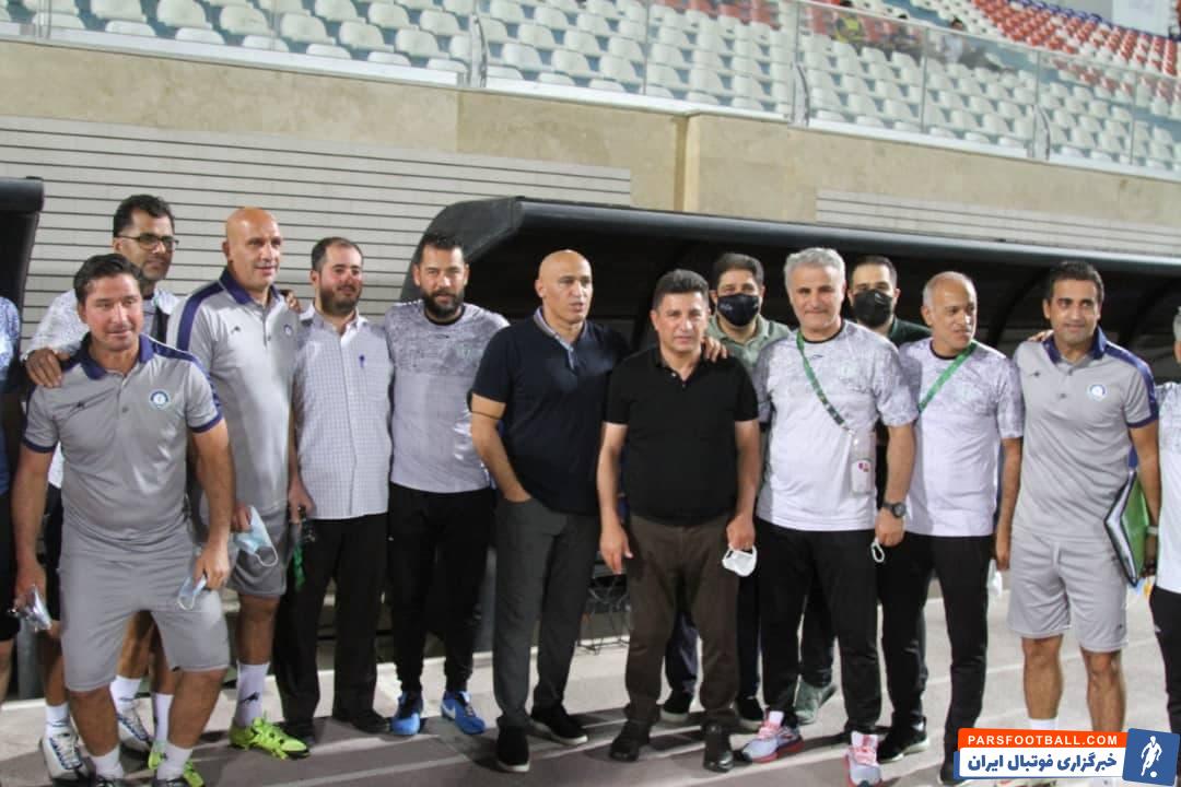 محمد خرمگاه، علیرضا منصوریان، امیر قلعه نویی، حسین کاظمی، و حسین ترابپور چهره های باشگاه استقلال بودند که پیش از آغاز این مسابقه همدیگر ...