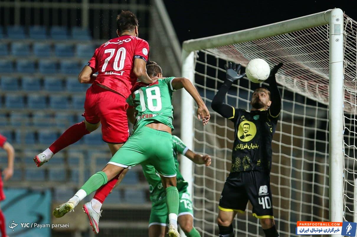 محمد امین رضایی عدم خروج محمدامین رضایی دروازهبان ماشین در صحنه گل اول را فرصت را برای مغانلو به وجود آورد و در دیگر دقایق نیز او چند خروج اشتباه انجام داد.